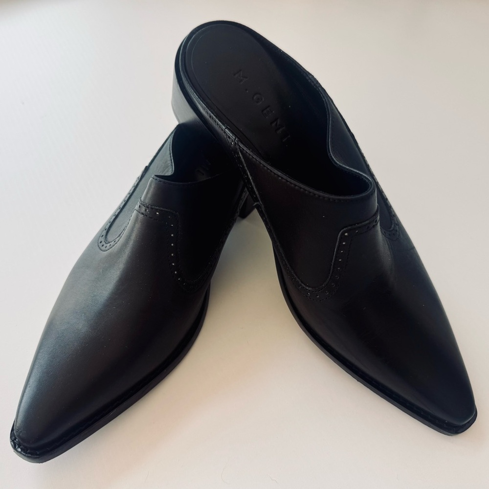 M.Gemi Black Leather Pointed Toe Mules – Made in Italy (Size 7)